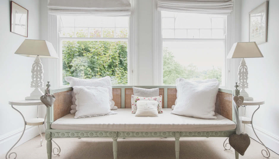 Dom w styl shabby chic. Jak urządzić wnętrza w tym stylu i czym charakteryzuje się shabby chic?