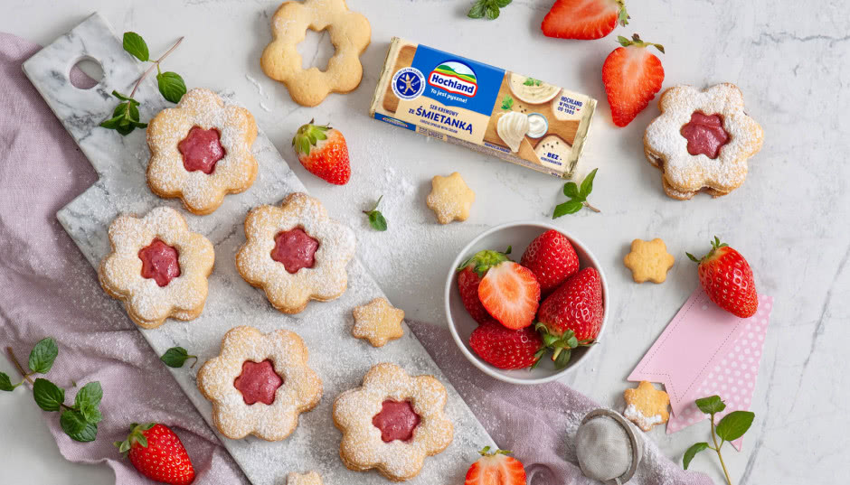 Ciasteczka z okienkiem z musem z rabarbaru i serka kremowego śmietankowego