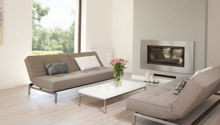 Minimalizm + glamour w domu z ogródkiem