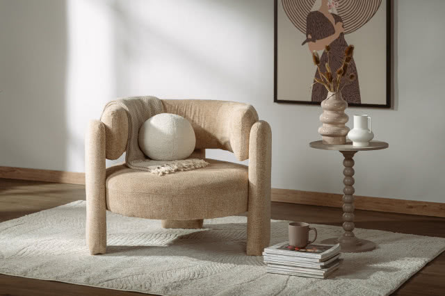 dywan shaggy z meblami tapicerowanymi tkaniną typu boucle