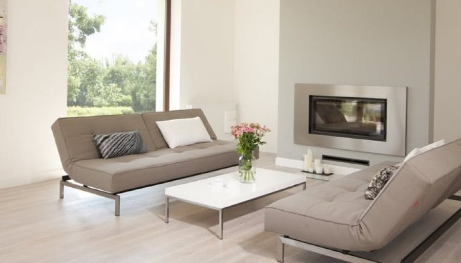 Minimalizm + glamour w domu z ogródkiem