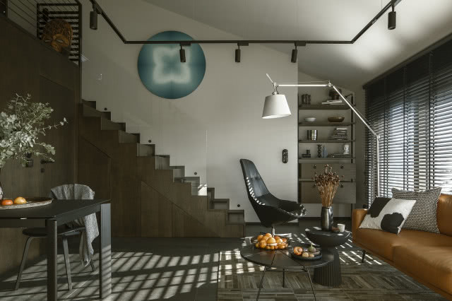 Salon w stylu loftowym