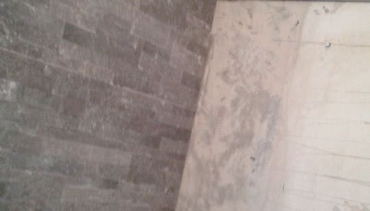 Jaki blat do szarej łazienki?