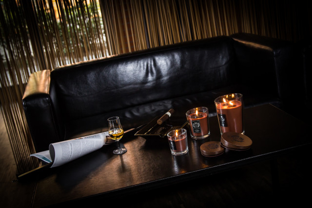 GENTELMENS-LOUNGE, Vellutier® przedstawia luksusowe świece zapachowe, które przemienią każde wnętrze