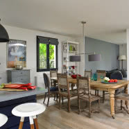 Ciepły dom w stylu skandynawskim i prowansalskim