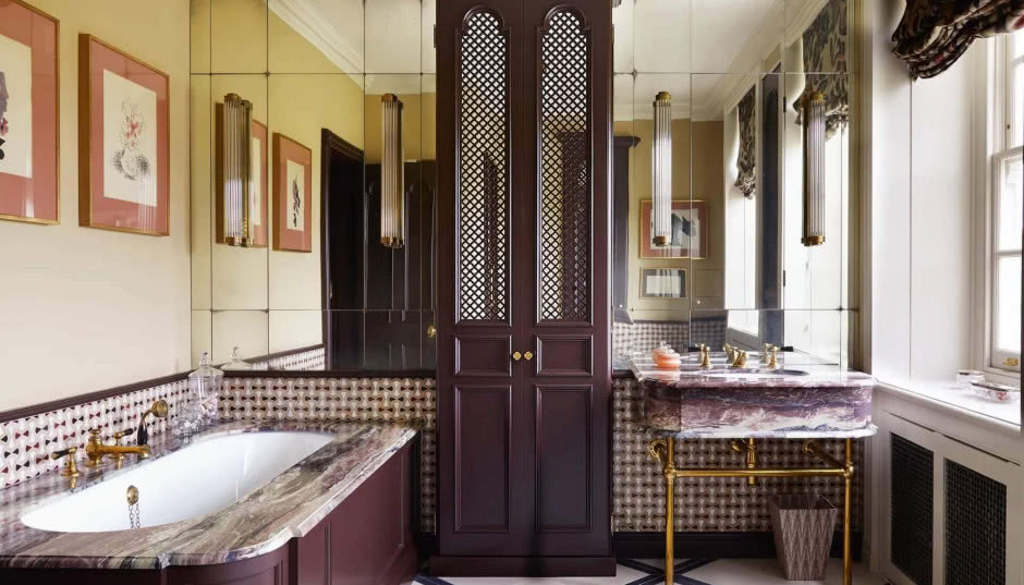 Te materiały zastąpią płytki! Co położyć na ściany w łazience i kuchni, aby przyciągnęły uwagę?