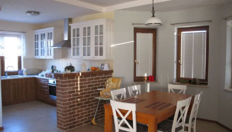 Firanki w kuchni i jadalni