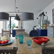 Ciepły dom w stylu skandynawskim i prowansalskim