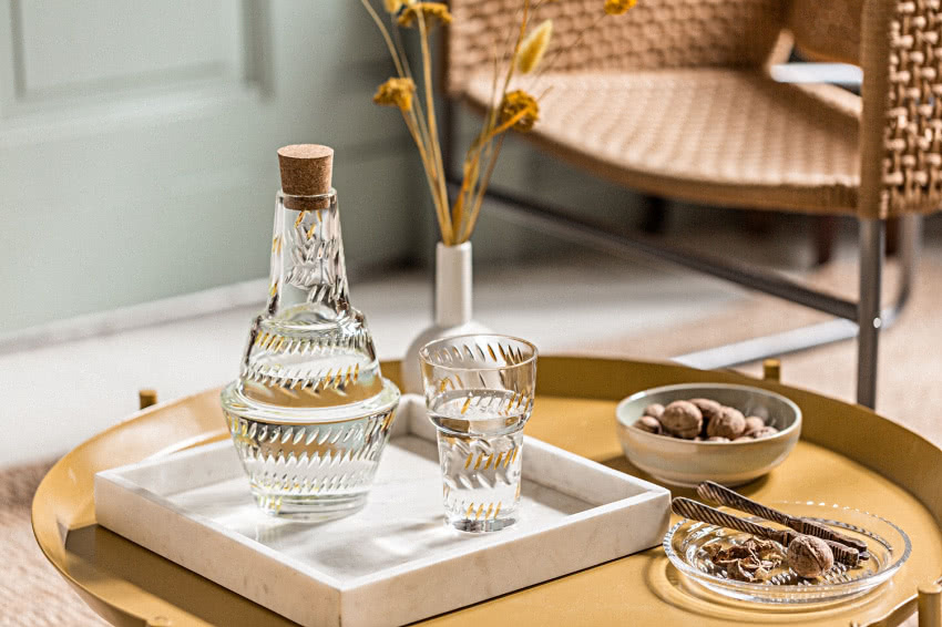 Kryształ z Huty Julia szczególnie mocno osadzony...