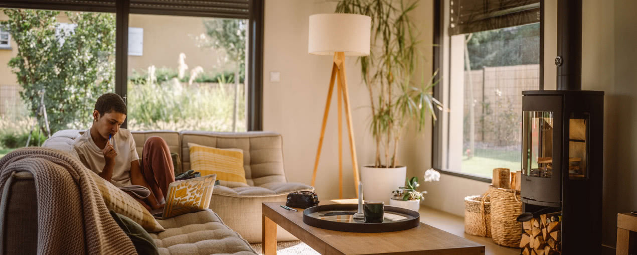 Zima i realne oszczędności. Jak smart home Somfy pomaga trzymać rachunki w ryzach