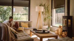 Zima i realne oszczędności. Jak smart home Somfy pomaga trzymać rachunki w ryzach