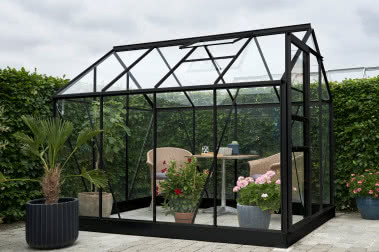 Na co należy zwrócić uwagę, wybierając szklarnię?