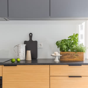 Jak urządzić kuchnię w stylu skandynawskim? Inspiracje na styl skandynawski prosty i przytulny