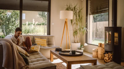Zima i realne oszczędności. Jak smart home Somfy pomaga trzymać rachunki w ryzach