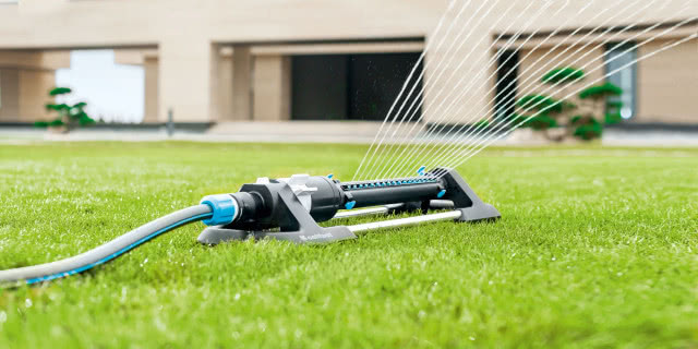 Zraszacze – dobór do potrzeb, trawa