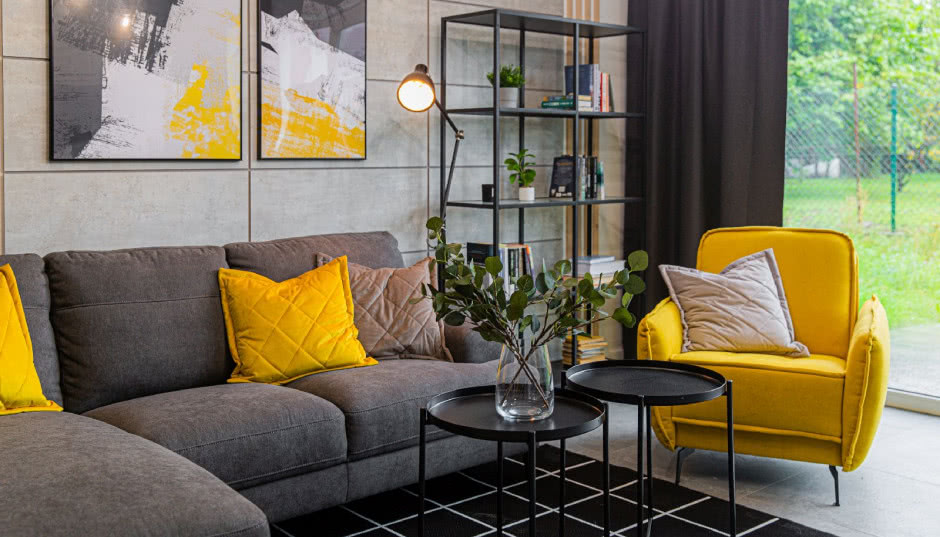 Szczęście, słońce, radość – wybieramy żółte meble do salonu