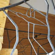 Schody na piętro, do których balustradę wykonała...