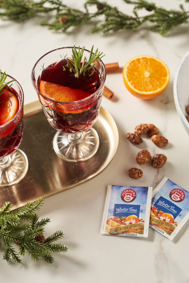 Bezalkoholowy poncz na bazie herbatki TEEKANNE "Winter Time"