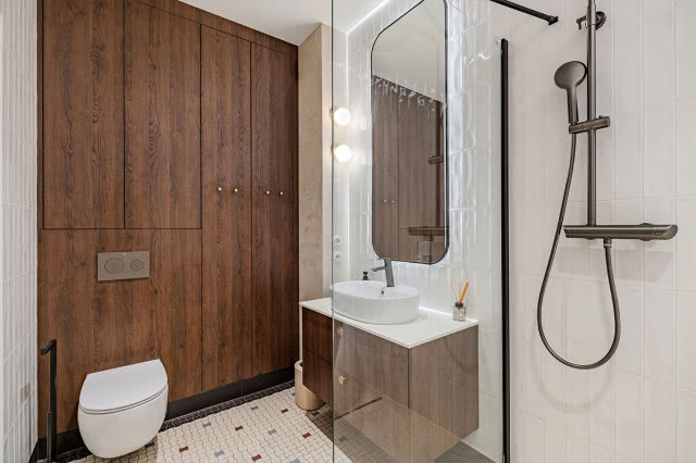 mozaika płytki na podłodze w łazience