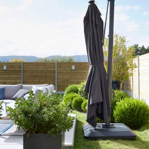 Jak osłonić przed słońcem taras lub balkon?