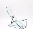Kolekcja szklanych mebli - szklany fotel, designer Konstantin Grcic