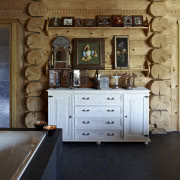 Schody na piętro, do których balustradę wykonała...