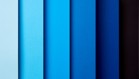 Odcienie niebieskiego - czy znasz je wszystkie? Zobacz, z czym najlepiej połączyć chłodne barwy!