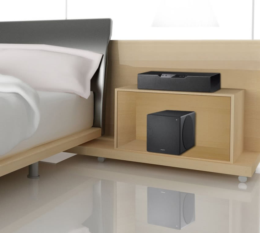 Jeden głośnik Creative D3xm i subwoofer DSxm...