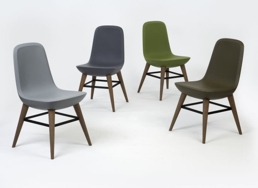 Krzesła z kolekcji Pebble inspirowanej...