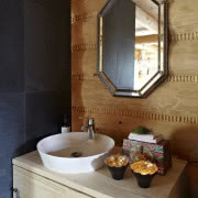 Schody na piętro, do których balustradę wykonała...