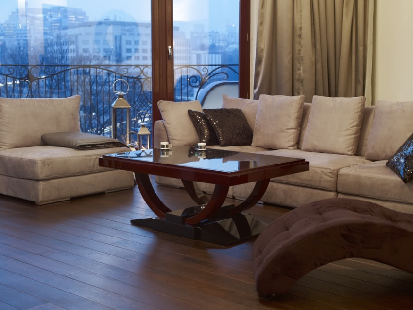 Stolik w stylu art deco i proste geometryczne...