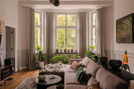 Mieszkanie w secesyjnej kamienicy. Nostalgiczny nastrój, książki i dizajn