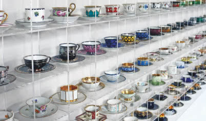 Zaczęło się od jednej filiżanki do espresso. Dziś ma kolekcję, której zazdrości Europa