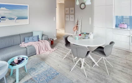 Pastelowe kolory zamiast beży i brązów - metamorfoza mieszkania