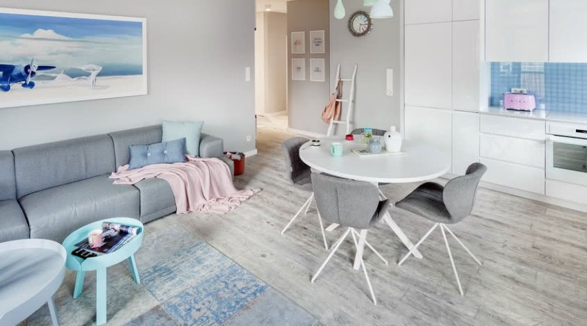 Pastelowe kolory zamiast beży i brązów - metamorfoza mieszkania