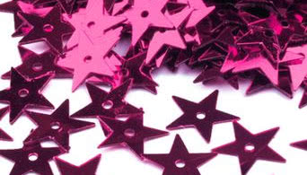 Dodatki w kolorze fuksji do sypialni