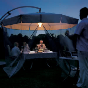 Jak osłonić przed słońcem taras lub balkon?