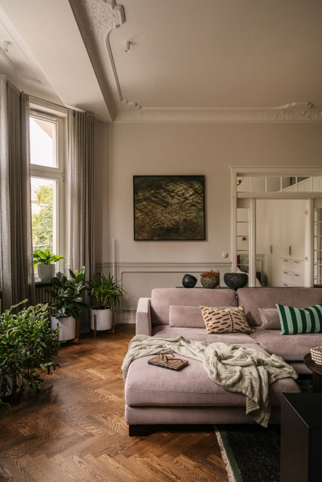 salon mieszkanie w kamienicy