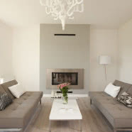 Minimalizm + glamour w domu z ogródkiem