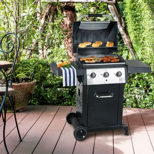 Letnie przyjęcia z grillem. Jaki sprzęt wybrać?