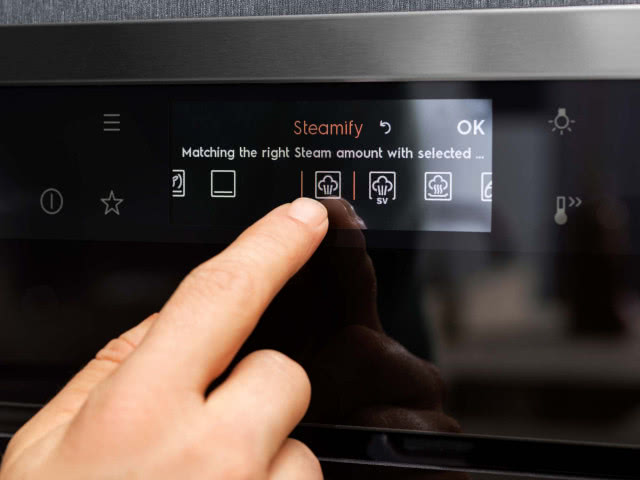 piekarnik z funkcją steamify