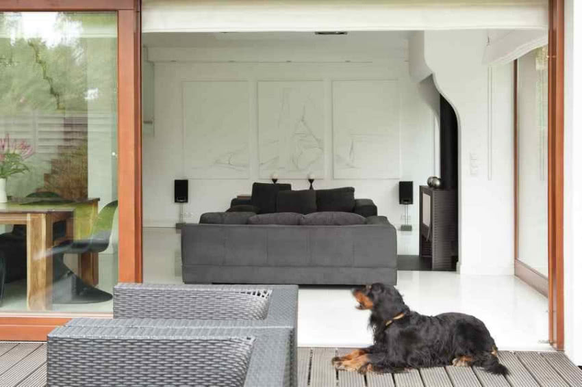 Wystarczy rozsunąć szklane tafle, by połączyć...