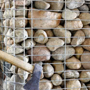 Kamień i drewno - mieszkanie na poddaszu