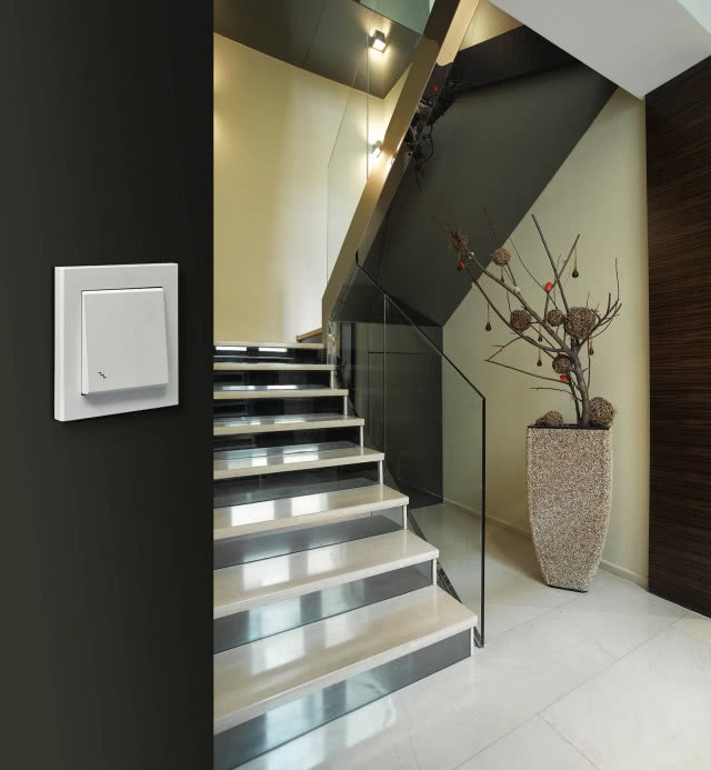 wyłącznik schodowy