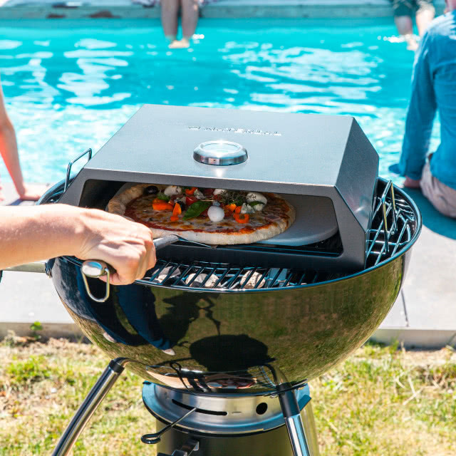 Letnie przyjęcia z grillem. Jaki sprzęt wybrać?