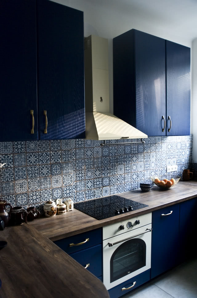 Granatowa kuchnia
