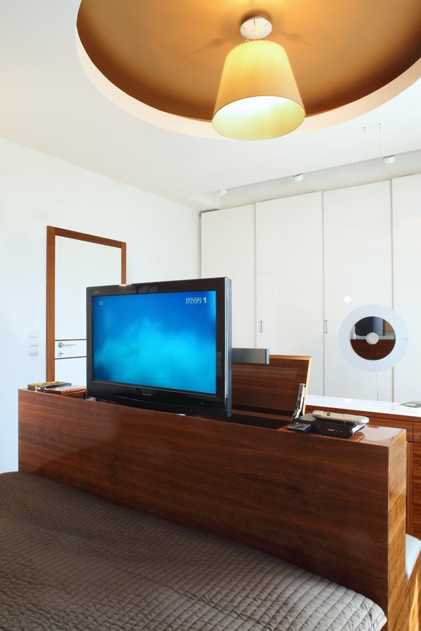 Pomysł na nowoczesne wnętrze - telewizor w...