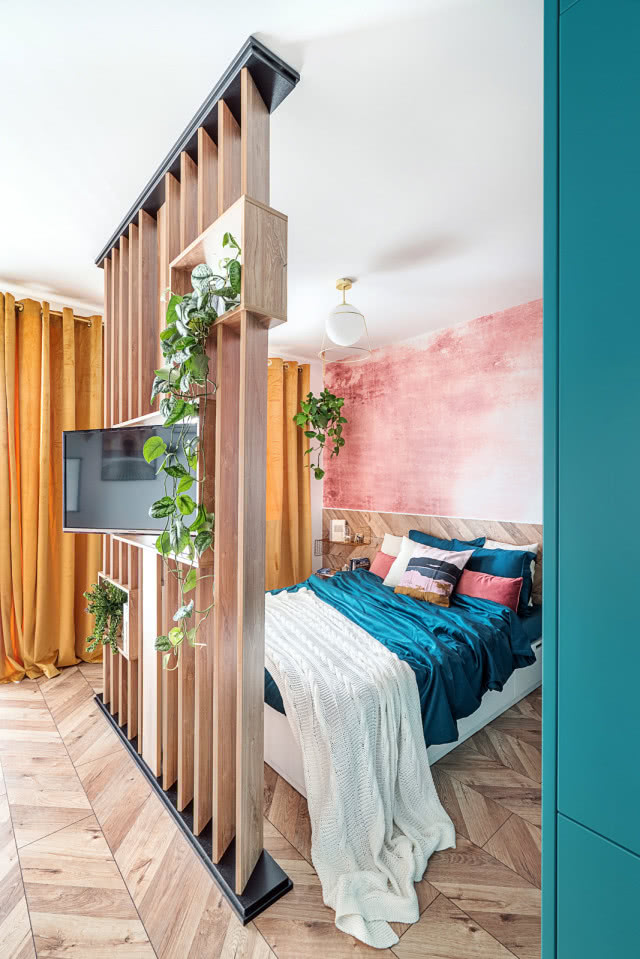 Mikroapartament w żywych kolorach