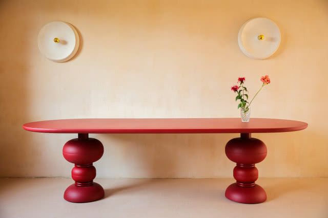 Stół czerwony