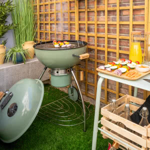 Letnie przyjęcia z grillem. Jaki sprzęt wybrać?